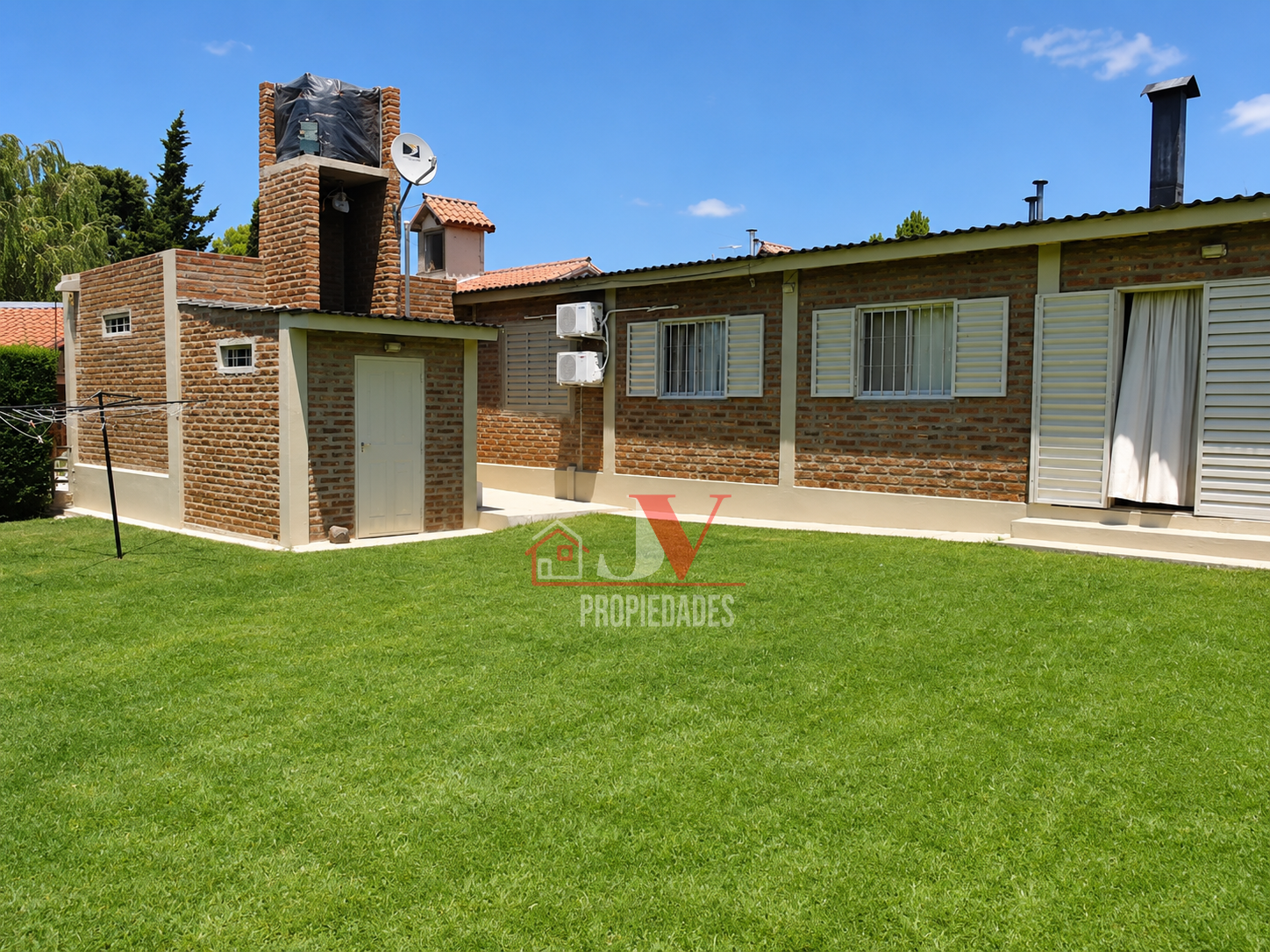 Casa en una de las mejores zonas de Villa del Dique a pasos del lago.