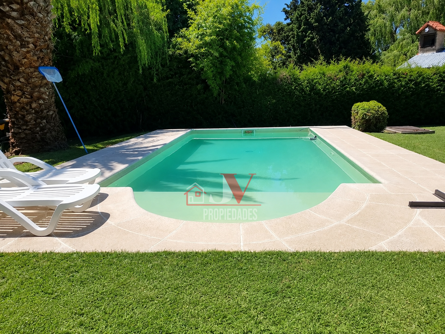 Casa en una de las mejores zonas de Villa del Dique a pasos del lago.