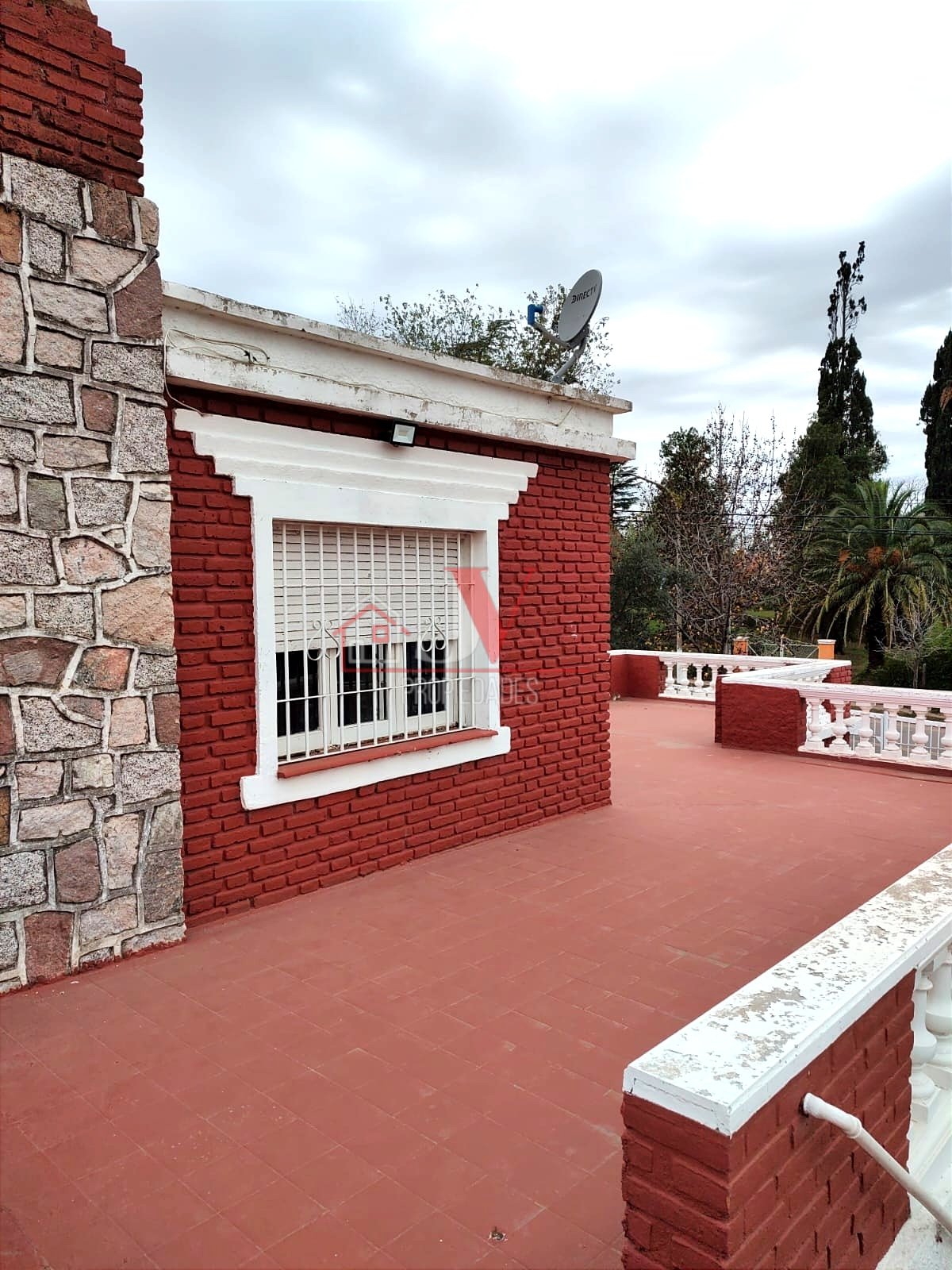 Casa con depto en venta Villa Rumipal