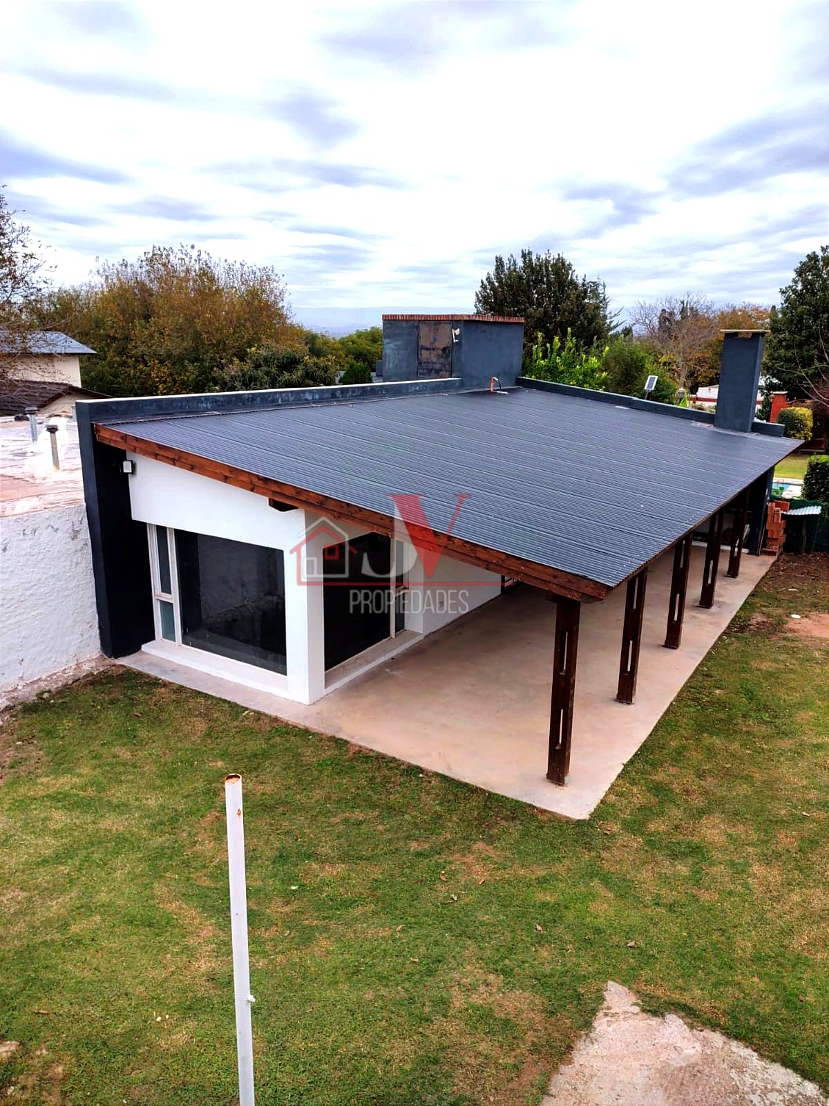 Casa con depto en venta Villa Rumipal