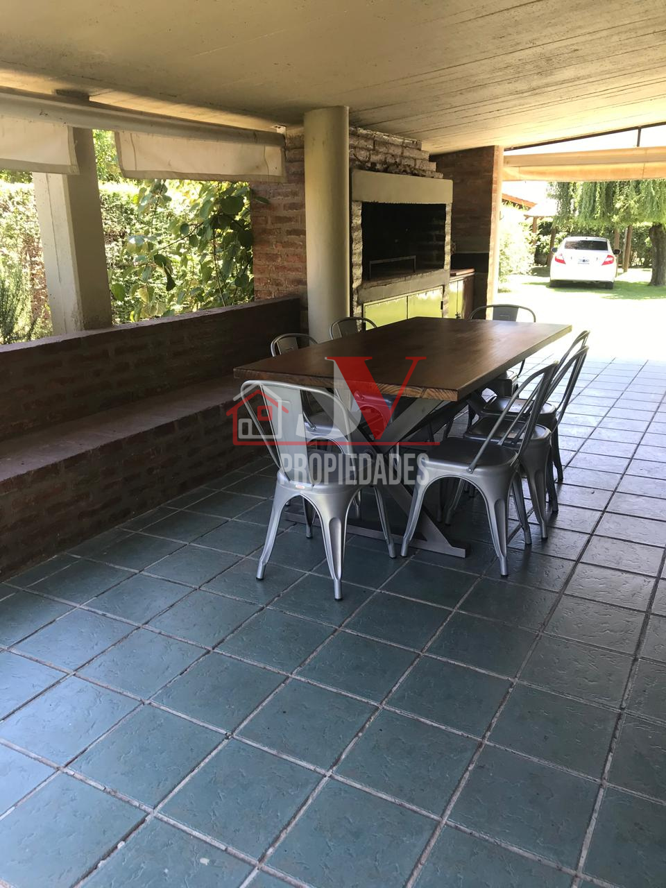 Casa en una de las mejores zonas de Villa del Dique a pasos del lago.